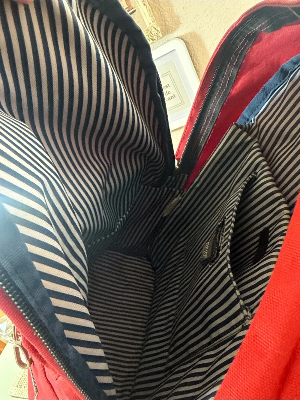 Pacsafe Slingsafe LX Anti-Theft RFID Travel Daypack | Locking Security Backpack